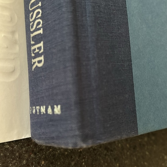 Atlantis Found - A Dirk Pitt Novel by Clive Cussler - Picture 10 of 10